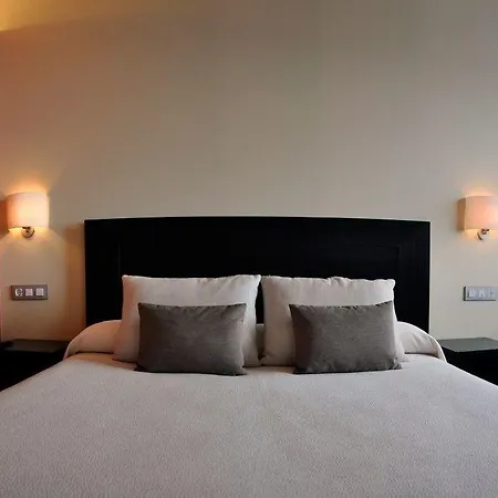 Hotel Araz Las Rozas de Valdearroyo